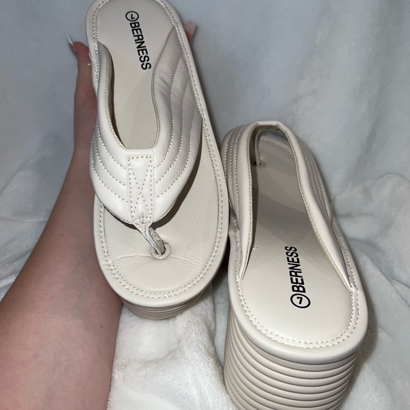 Lola Platform Princess Polly Sandals - Picture 2 of 3